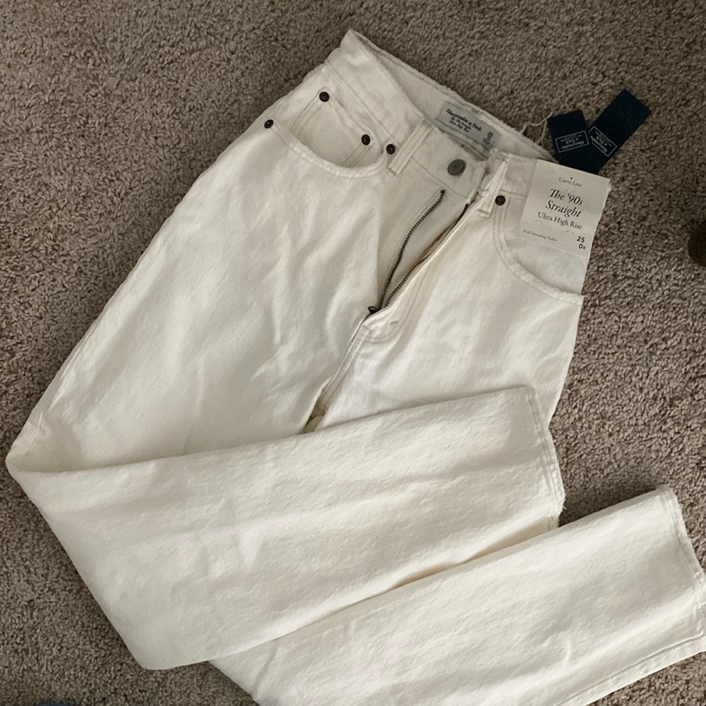 White Abercrombie curve love 90s straight ultra high rise jeans